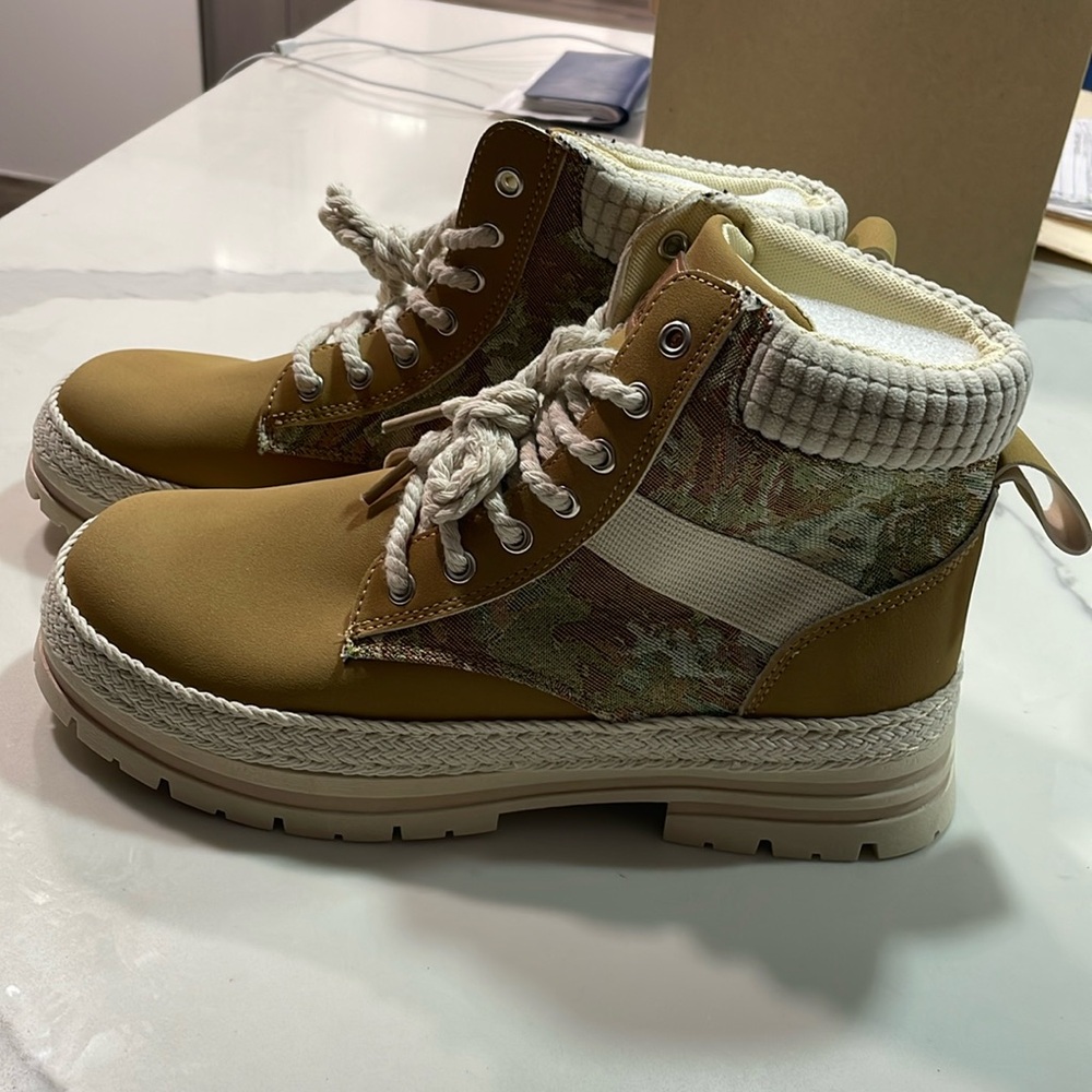 Women’s boot